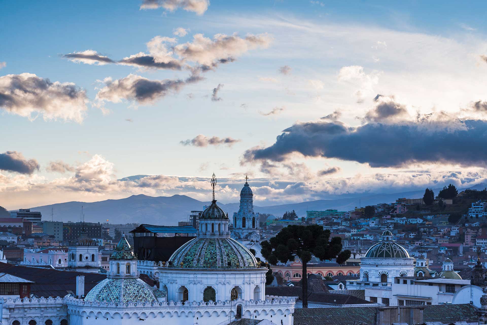 Things to do in Ecuador, Quito at sunset with the Andes